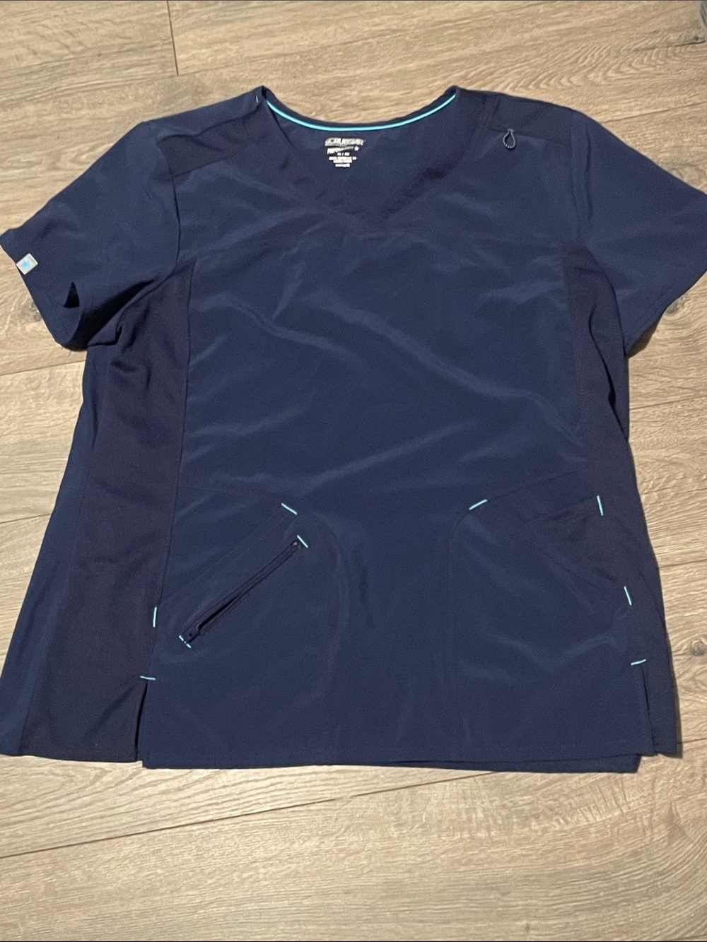 Scrub star never worn size large